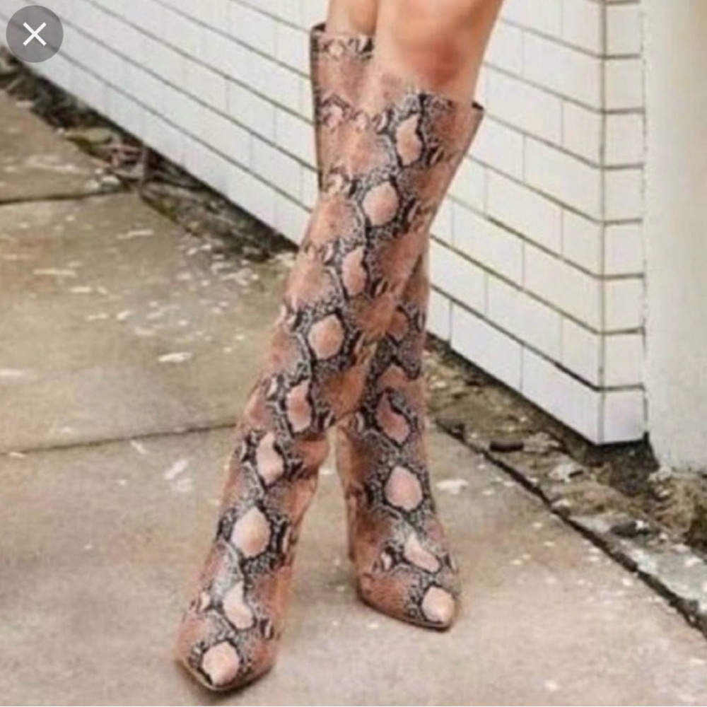 Gianni Bini | Embossed Kelbie
Snakeskin Leather Tall Boots